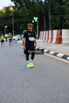 Runner Photo 4296699