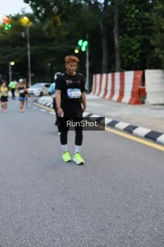 Runner Photo 4296700