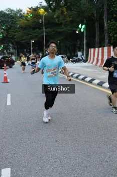 Runner Photo 4296701