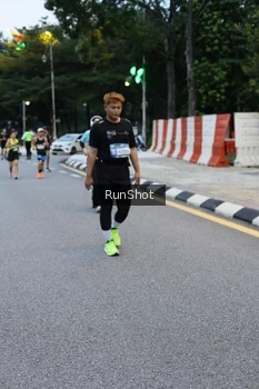 Runner Photo 4296702