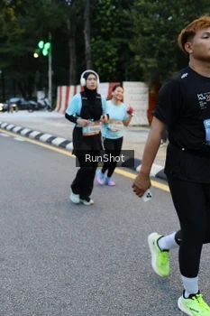 Runner Photo 4296705