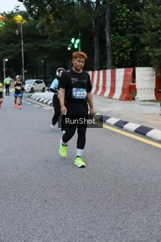 Runner Photo 4296709