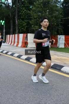 Runner Photo 4296739