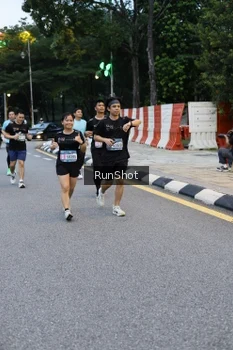 Runner Photo 4296749