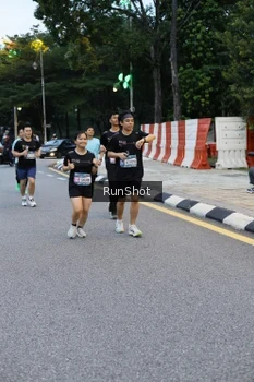 Runner Photo 4296750