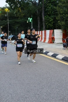 Runner Photo 4296751