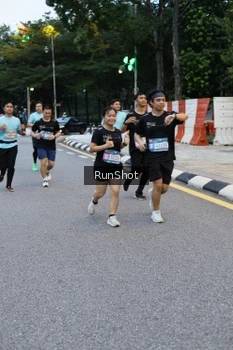 Runner Photo 4296753