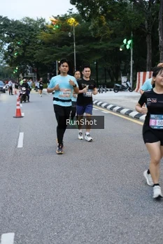 Runner Photo 4296764