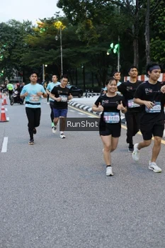 Runner Photo 4296771