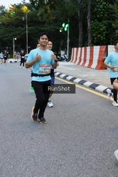 Runner Photo 4296773