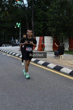 Runner Photo 4296796