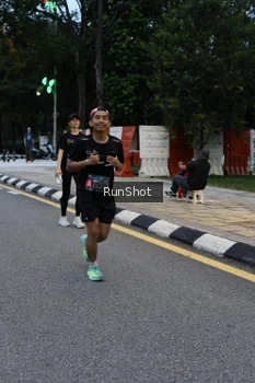 Runner Photo 4296799