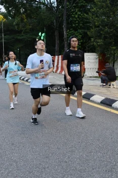 Runner Photo 4296911