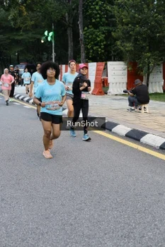Runner Photo 4296997