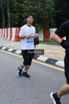 Runner Photo 4297105