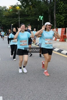 Runner Photo 4297377
