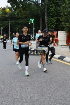 Runner Photo 4297400