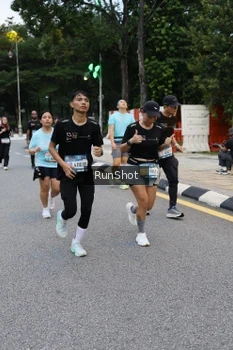 Runner Photo 4297403