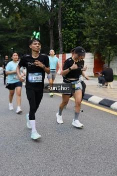 Runner Photo 4297407