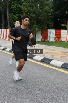 Runner Photo 4297565