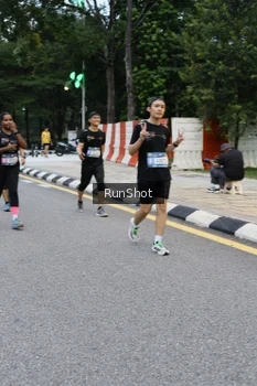 Runner Photo 4297597
