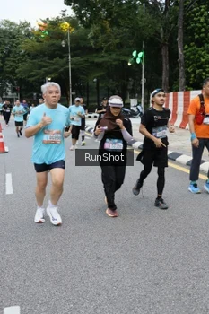 Runner Photo 4297710