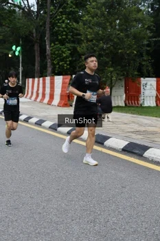 Runner Photo 4297875