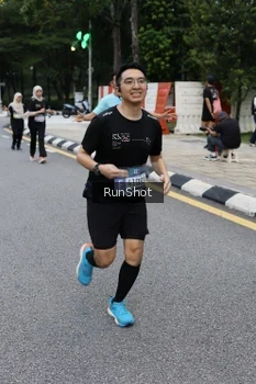 Runner Photo 4297944