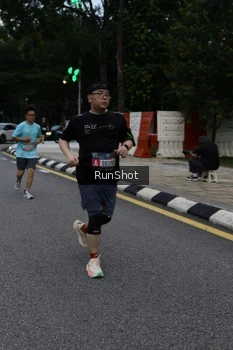Runner Photo 4297995