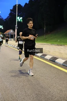 Runner Photo 4298004