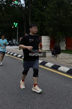 Runner Photo 4298005
