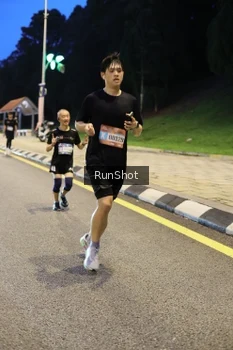 Runner Photo 4298023