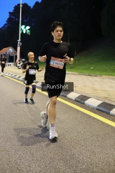 Runner Photo 4298036