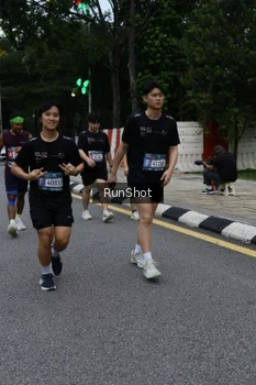 Runner Photo 4298070