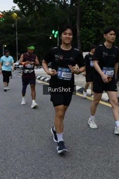 Runner Photo 4298072