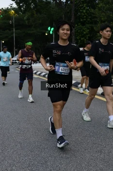 Runner Photo 4298073
