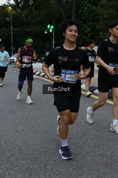 Runner Photo 4298081