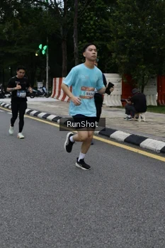 Runner Photo 4298149