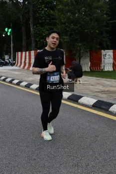 Runner Photo 4298157