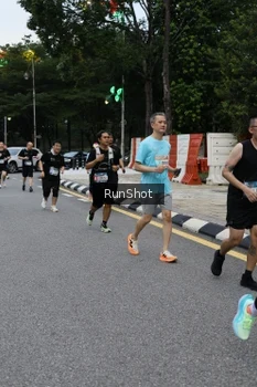 Runner Photo 4298199