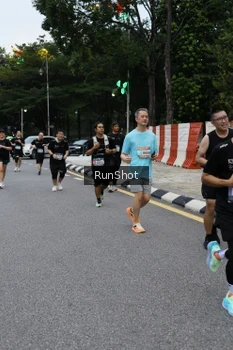 Runner Photo 4298201