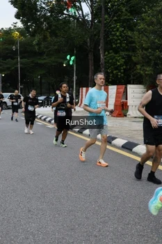 Runner Photo 4298203