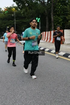 Runner Photo 4298614