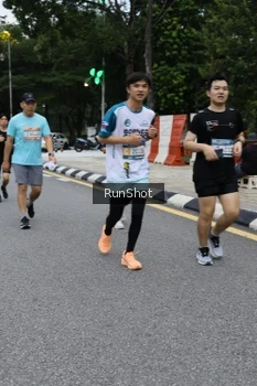 Runner Photo 4298637