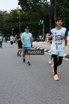 Runner Photo 4298642