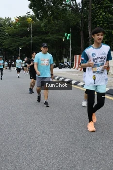 Runner Photo 4298643