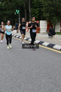 Runner Photo 4299003