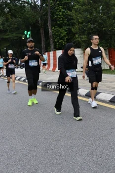 Runner Photo 4299060