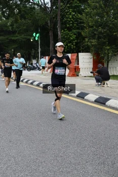 Runner Photo 4299075