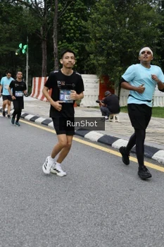 Runner Photo 4299094